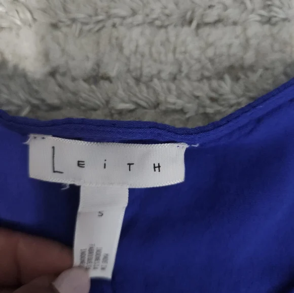 Blue Sleeveless V-Neck Jumpsuit - Picture 2 of 9